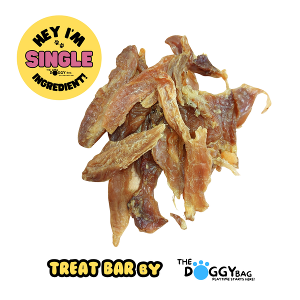 Dried dog treats duck fillet jerky with 'Hey I'm Single Ingredient' label and 'The Doggy Bag' branding on a white background.