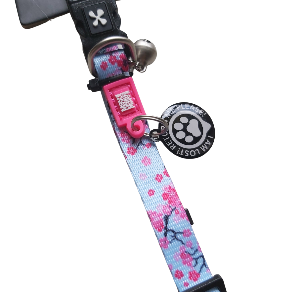 Max and Molly smart ID Cat Collar Cherry Bloom.