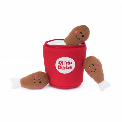Zippy Burrow™ toys are the perfect interactive toy for keeping your dog busy and engaged. Through hide-and-seek play, Zippy Burrow™ toys help prevent boredom and promote mental stimulation! This interactive toy comes with 1 Chicken Bucket burrow and 3 squeaky Miniz Drum sticks.